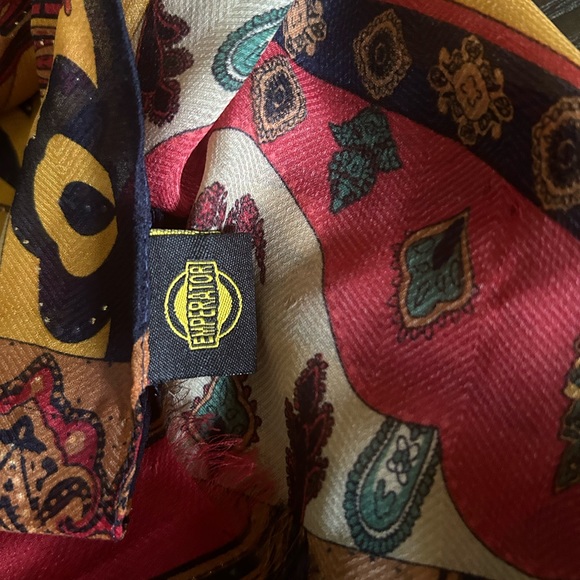 Soft silky scarf - Picture 2 of 6